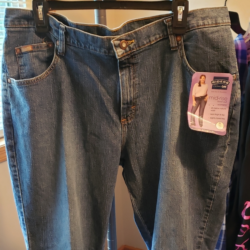 Riders Mid-Rise boot cut Jeans